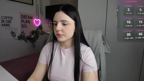 Lia online show from 11.18.25