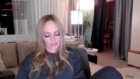 Snapshot of libby_nora chatting on 12.02.24 Libby online show from 12.02.24