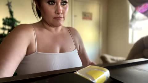 Snapshot of lickmelolliee chatting on 12.18.24 AllieAustyn online show from 12.18.24