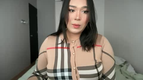 Snapshot of lifeisbeautifulwith__maxine chatting on 07.24.26 Maxine online show from 07.24.26