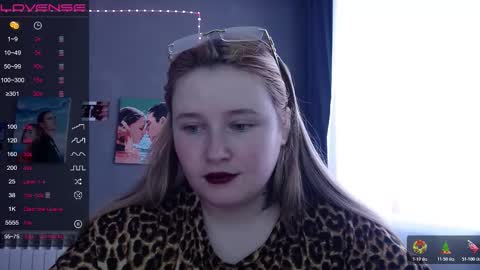 light_lunaa online show from 11.21.25