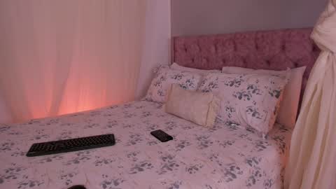 Lia Sweet online show from 02.12.25