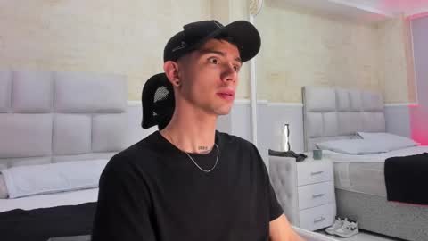 L I I A M online show from 02.04.25