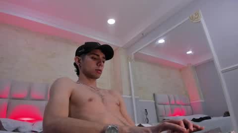 L I I A M online show from 02.10.25