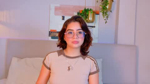 Snapshot of liilylopez chatting on 06.01.26 liilylopez online show from 06.01.26