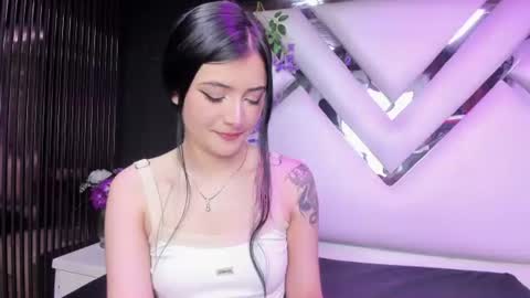 Snapshot of liinzy_rouse chatting on 08.04.26 Brittany online show from 08.04.26