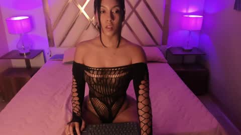 Snapshot of liizjones chatting on 05.25.26 LiizJones online show from 05.25.26