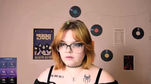 Snapshot of lika_pop chatting on 11.16.25 lika_pop online show from 11.16.25