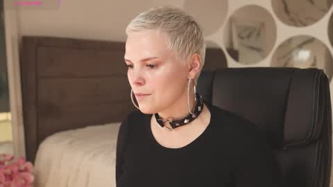 Snapshot of likaaberry chatting on 09.14.25 likaaberry online show from 09.14.25