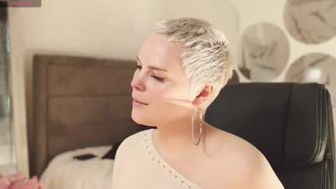 Snapshot of likaaberry chatting on 09.20.25 likaaberry online show from 09.20.25