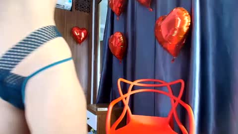 Mia                   Onlyfans link -  online show from 02.23.25