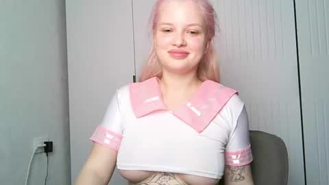 Snapshot of like_sun chatting on 06.15.26 Call me Anna online show from 06.15.26