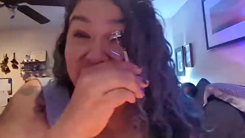 Snapshot of likeadrugg chatting on 12.31.24 DRUG online show from 12.31.24