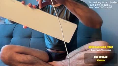 likeasnack online show from 11.17.25