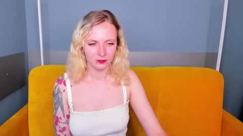 Snapshot of likilip chatting on 10.24.25 likilip online show from 10.24.25