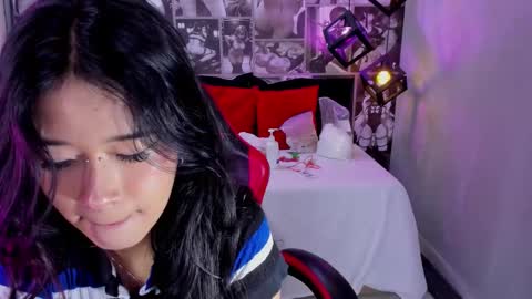 Snapshot of lil_cey chatting on 10.19.25 Lili Cey online show from 10.19.25