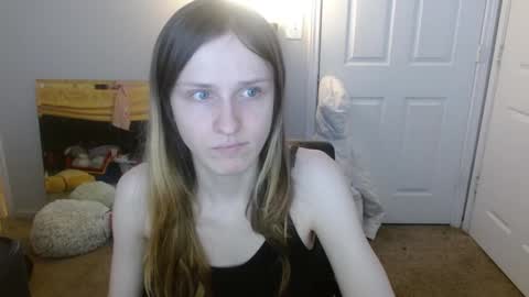 Snapshot of lil_gem chatting on 01.08.25 lil gemmie online show from 01.08.25