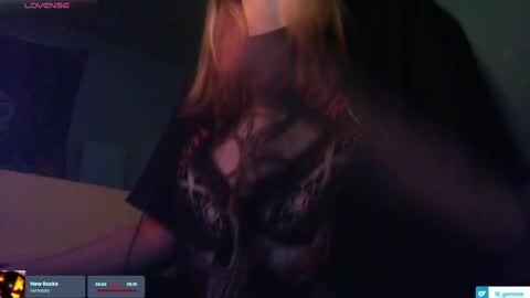 Snapshot of lil_gem chatting on 09.20.25 lil gemmie online show from 09.20.25