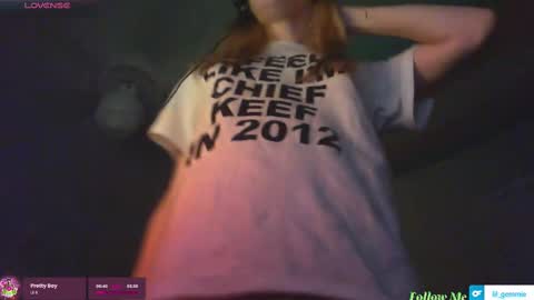 Snapshot of lil_gem chatting on 10.30.25 lil gemmie online show from 10.30.25