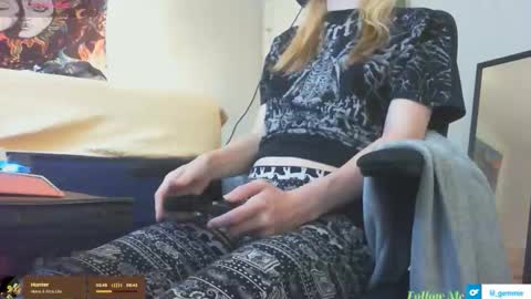 Snapshot of lil_gem chatting on 11.06.25 lil gemmie online show from 11.06.25