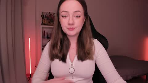 Snapshot of lil_happiness chatting on 01.28.25 for free registration 3 online show from 01.28.25