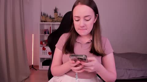 Snapshot of lil_happiness chatting on 02.16.25 for free registration 3 online show from 02.16.25