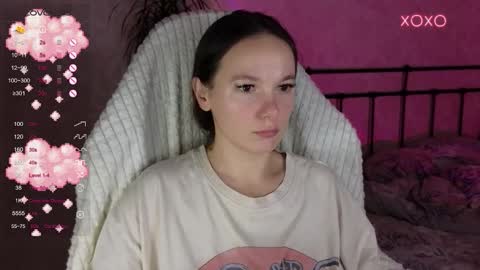 Snapshot of lil_luna_x chatting on 11.18.25 little moon online show from 11.18.25