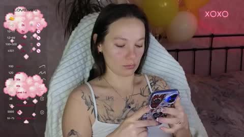 Snapshot of lil_luna_x chatting on 02.08.26 little moon online show from 02.08.26