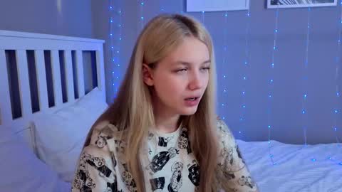 Snapshot of lil_tasty33 chatting on 01.15.26 Emma online show from 01.15.26