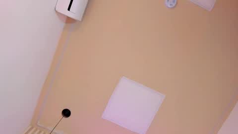 L I L A   online show from 03.05.25