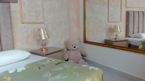 lila bailey  online show from 01.07.25