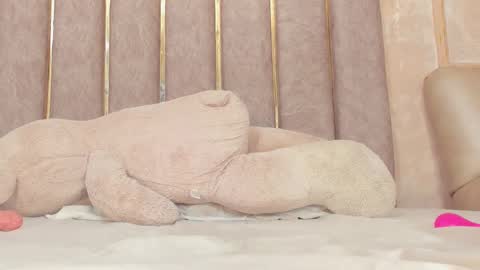 lila bailey  online show from 02.11.25