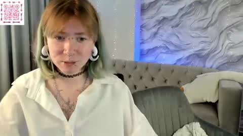 Snapshot of lilac_muse chatting on 06.18.26 Lili online show from 06.18.26