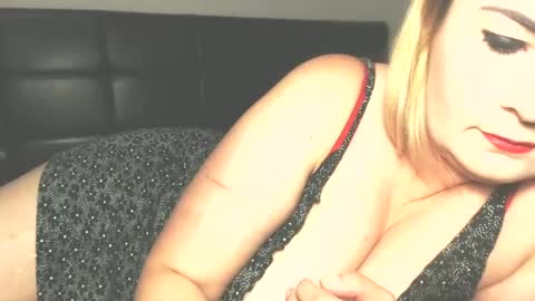 Snapshot of lilada27 chatting on 06.17.26 lila online show from 06.17.26