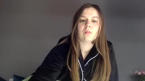 Snapshot of lilae37yis chatting on 10.22.25 Lily online show from 10.22.25