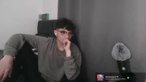 Snapshot of lilankore chatting on 02.05.25 Yeh online show from 02.05.25