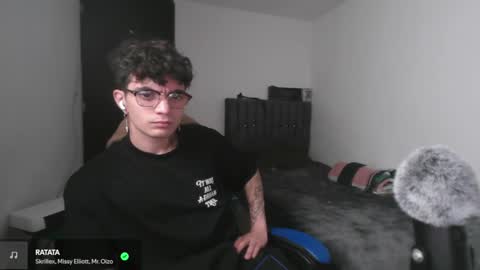 Snapshot of lilankore chatting on 02.28.25 Yeh online show from 02.28.25