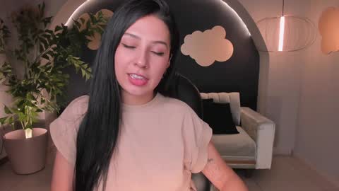Snapshot of lilawest chatting on 02.09.25 Lila West online show from 02.09.25