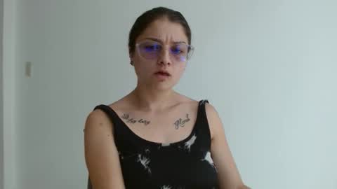 Snapshot of lilcoralinne_0 chatting on 04.06.26 Valeri Villalobos IG villa lobosvaleri online show from 04.06.26