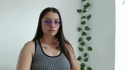 Snapshot of lilcoralinne_0 chatting on 05.08.26 Valeri Villalobos IG villa lobosvaleri online show from 05.08.26