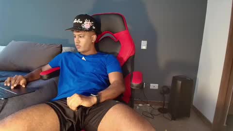 Snapshot of lildantear chatting on 01.28.25 Dante online show from 01.28.25