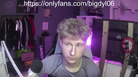 Snapshot of lildyl06 chatting on 01.12.26 lildyl06 online show from 01.12.26