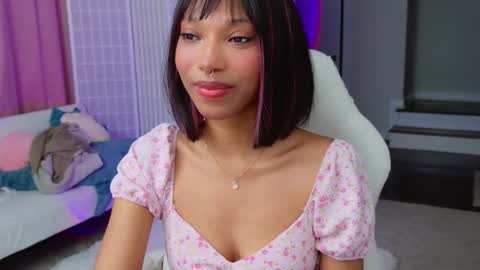 evie online show from 03.12.25