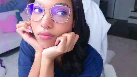 evie online show from 04.07.26