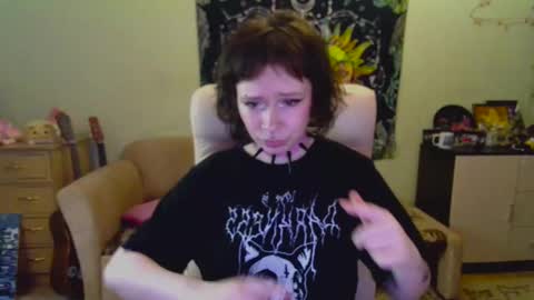 Snapshot of lileyfoxxx chatting on 12.05.24 Lil online show from 12.05.24