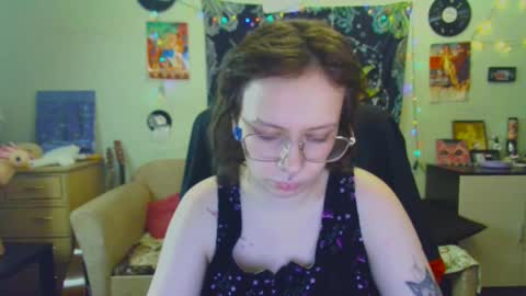 Snapshot of lileyfoxxx chatting on 01.22.25 Lil online show from 01.22.25