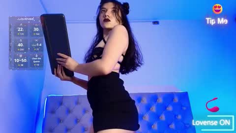 Lili  online show from 10.25.25