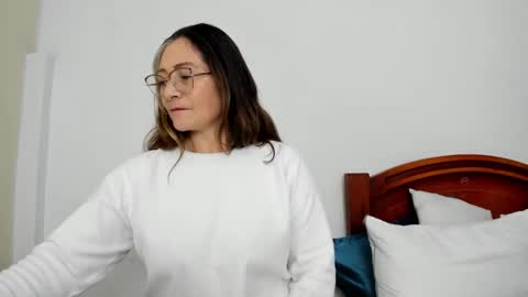 liliamilf online show from 10.14.25