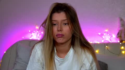 Snapshot of liliabianca chatting on 12.16.24 Mia online show from 12.16.24
