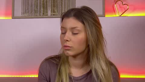 Snapshot of liliabianca chatting on 01.24.25 Mia online show from 01.24.25